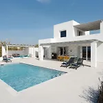 Aura - Beachfront With Private Pool Vila